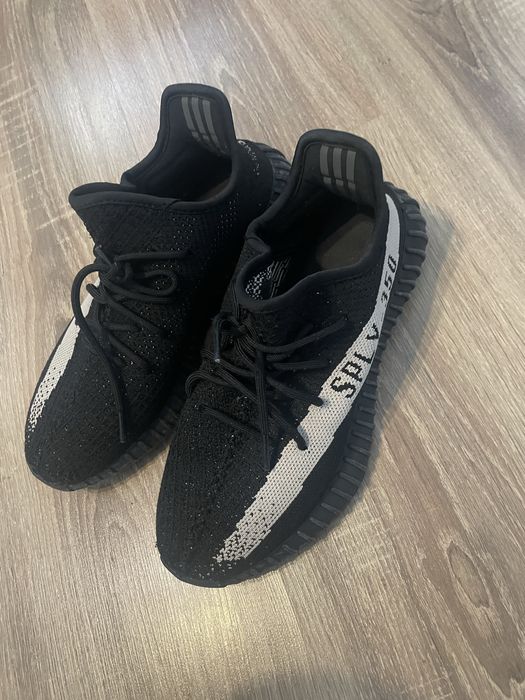 Yeezy 350 (black,white)