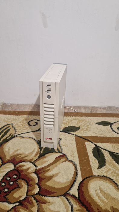 ИБП APC Back-UPS RS 1500
