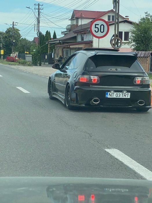 Vand sau schimb Honda Civic 1.3benzina doar cu E90