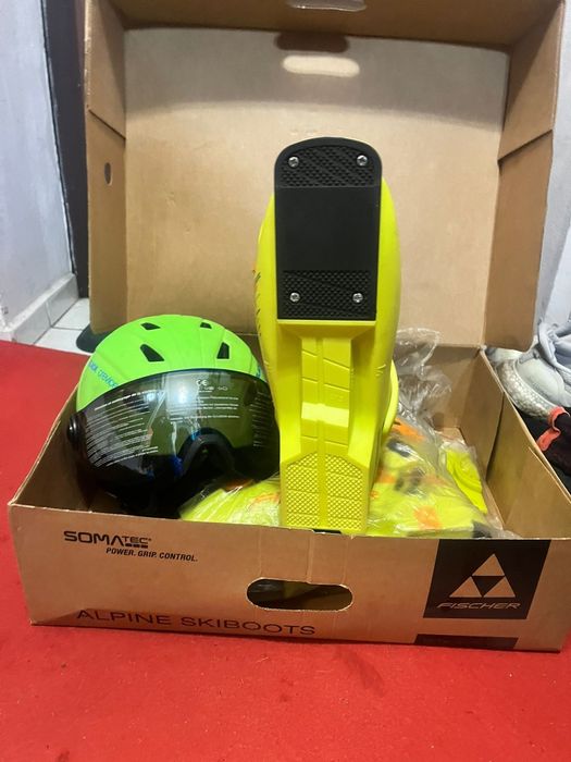 Skiuri Fischer, Clapari Fischer, Bete si Cască Fitcher