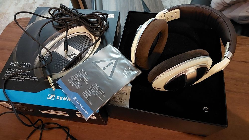 Sennheiser HD 599 новые, оригинал