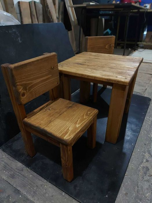 Детска маса със столчета