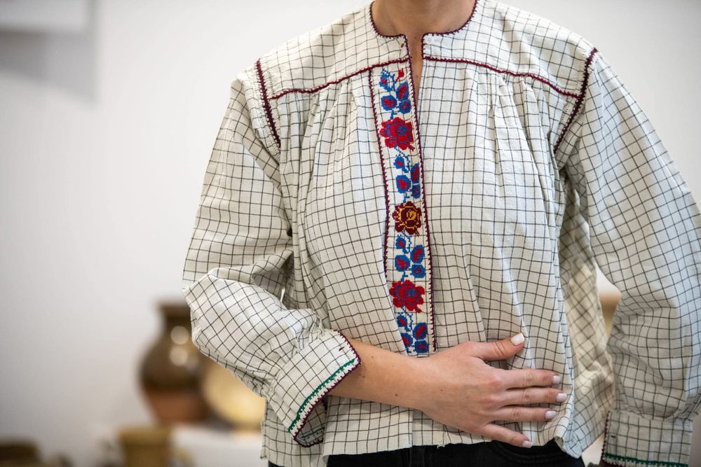 Ie/costum traditional/popular/cămașă veche populară