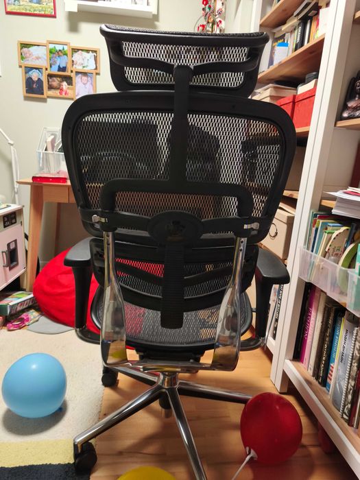 Ергономичен стол