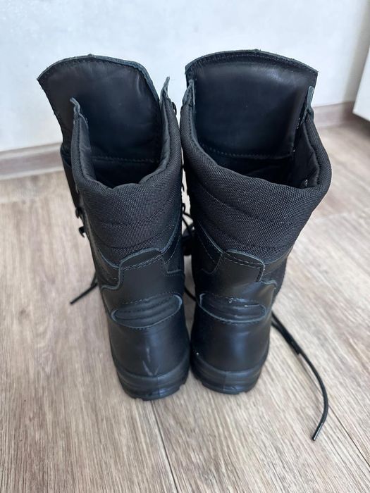 Ботинки кожанные 42 размер