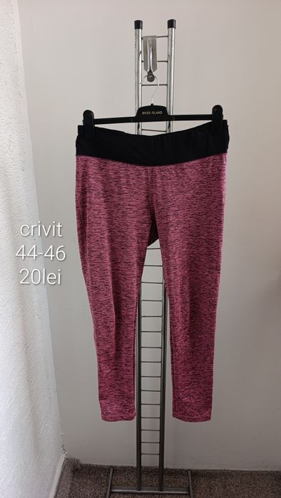 Vând haine sport