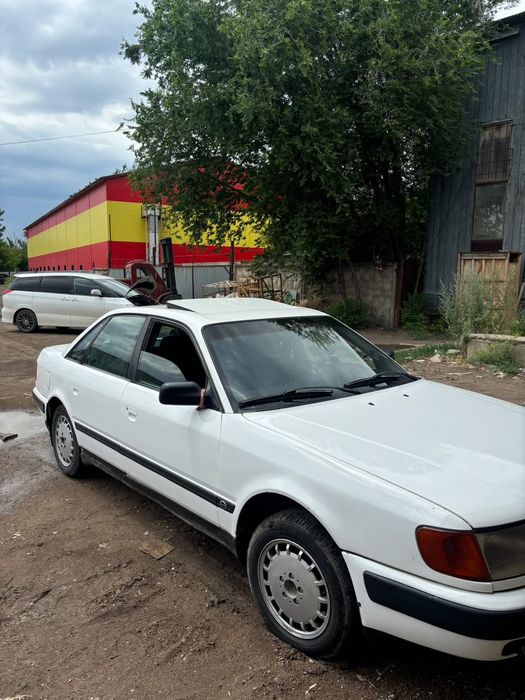 продам ауди 100 с4