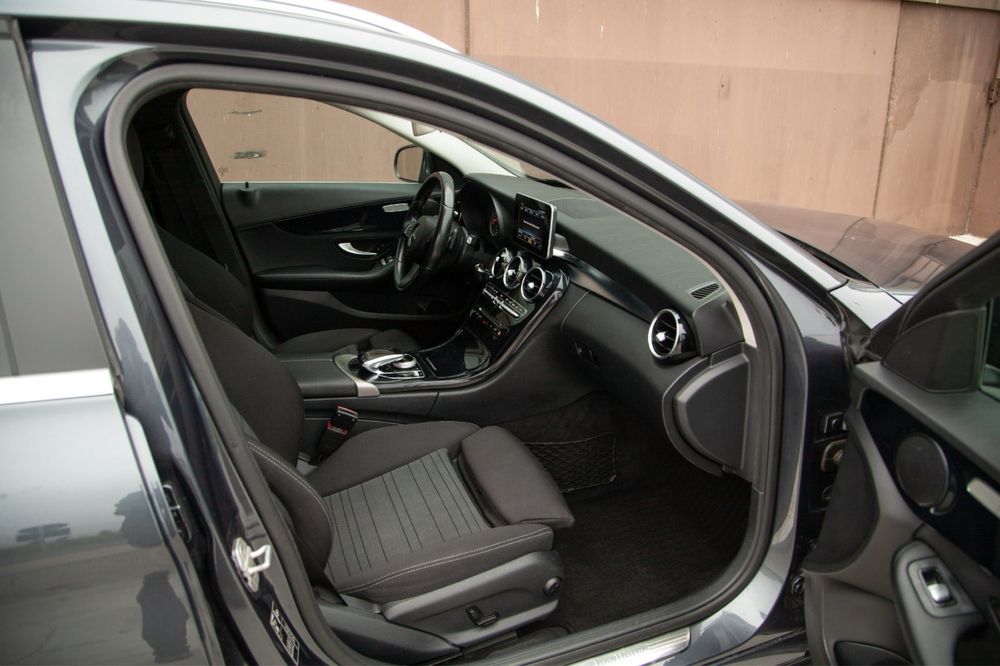 Mercedes Benz C220d Bluetec / 170CP / Far / Navi