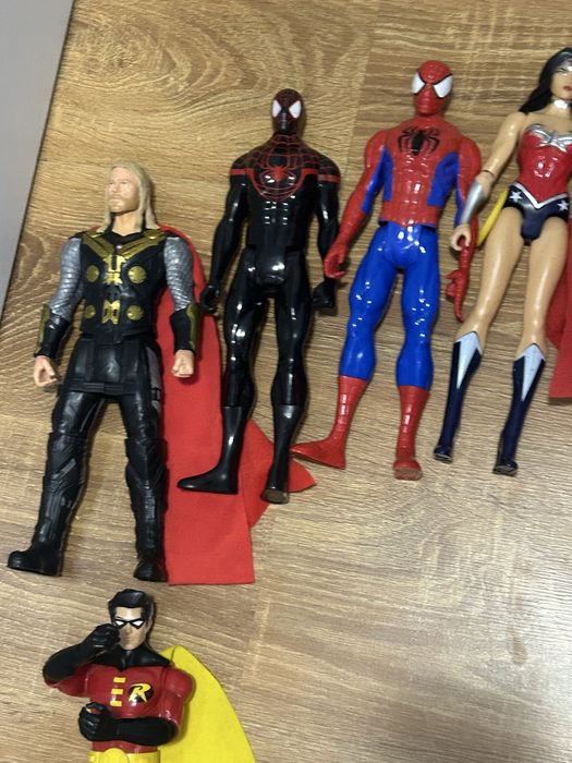 Jucarii Marvel  30 cm utilizate