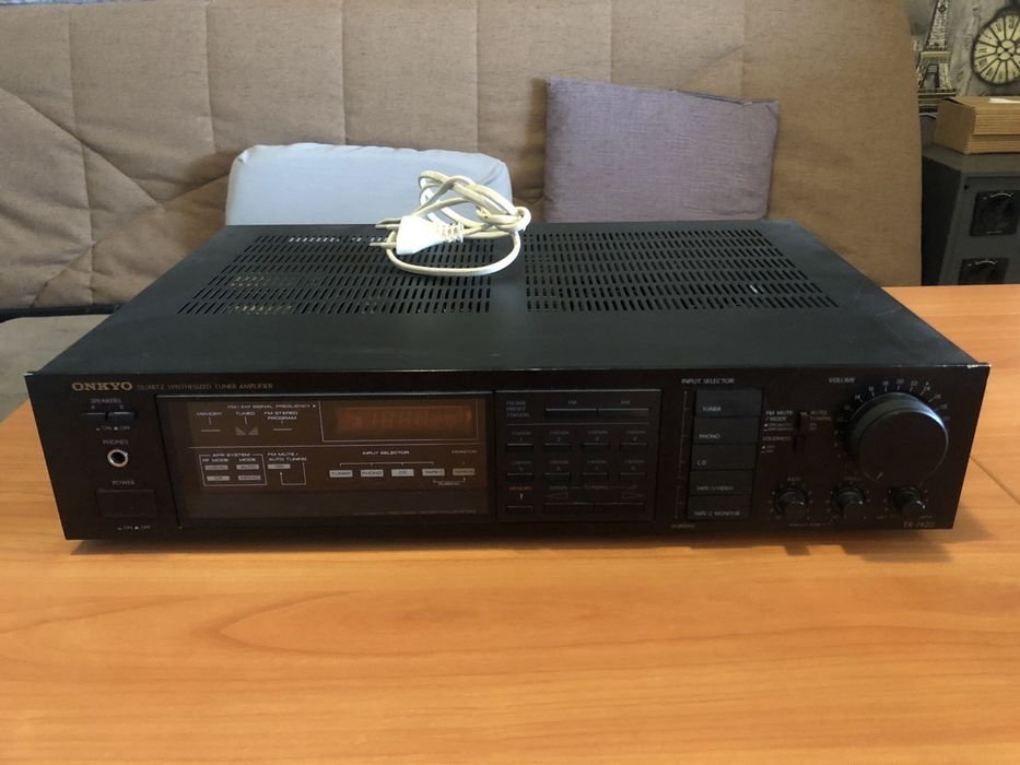 Усилвател Onkyo TX-7420