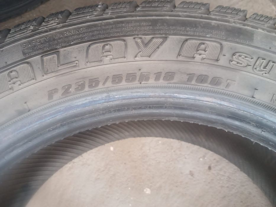 Продается комплект зимних шипованных шин (б/у)