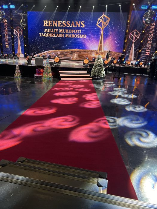 Аренда и продажа ковровых дорожек стойки ограждения лист сцены