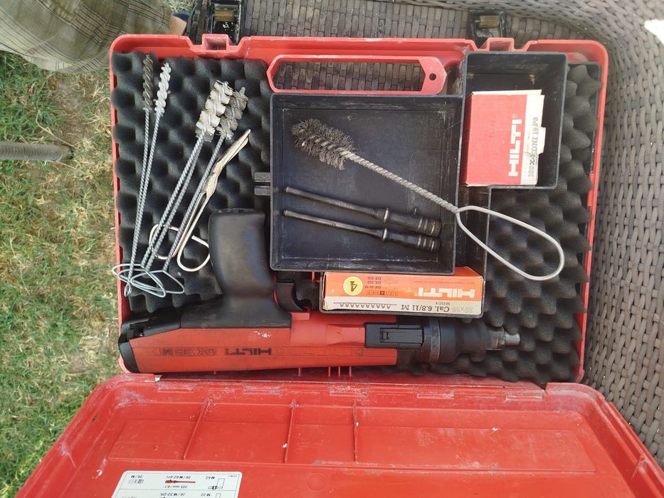 Hilti пистолет с резервни глави