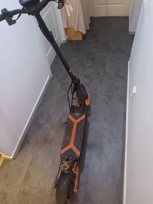 Vând trotineta kukirin g2 Max