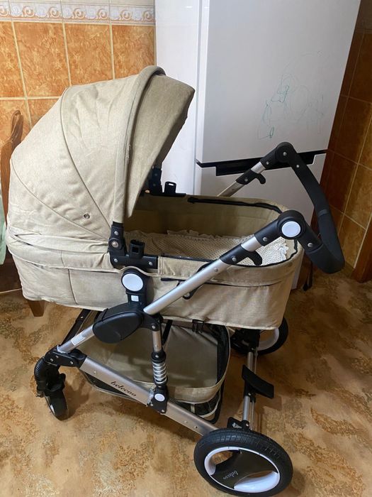 Продам каляску в хорошем состояние.