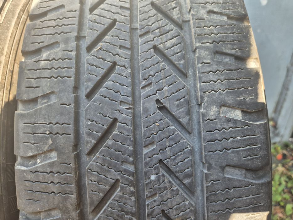 2бр зимни бусови гуми фулда/ 215-65-16С/ 2021г/ 6мм грайфер/