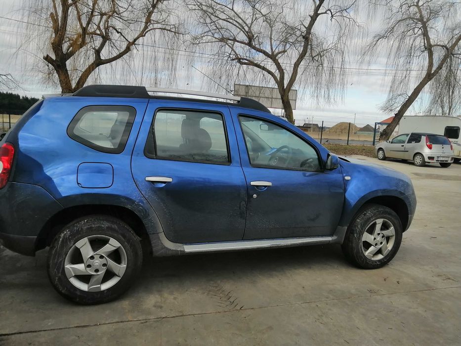 Dezmembram Dacia Duster
