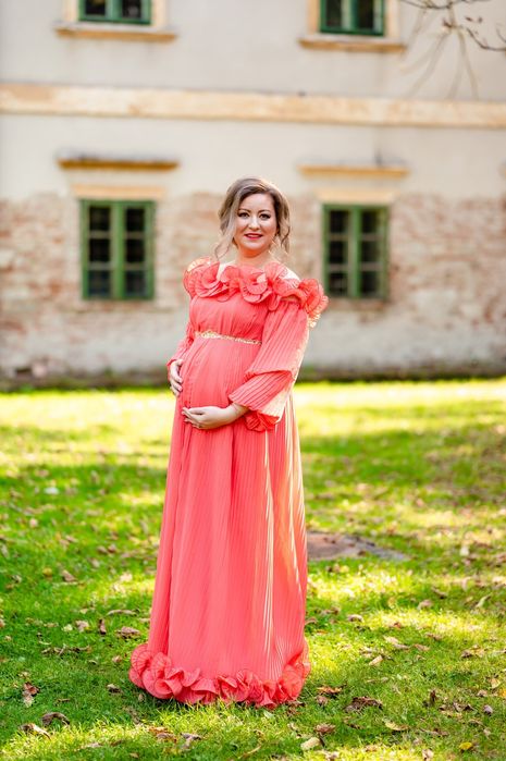 Rochița nasa graviduta