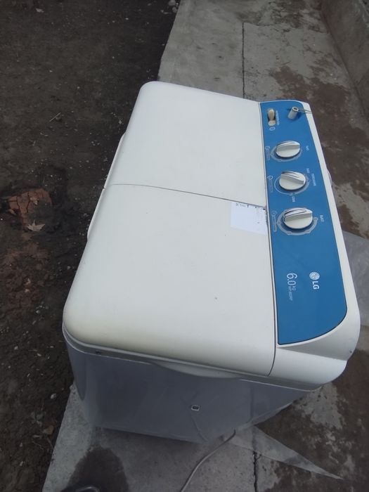 Kir moshina LG pol avtomat xolati ideal 6 kiloli zor iwlidi.