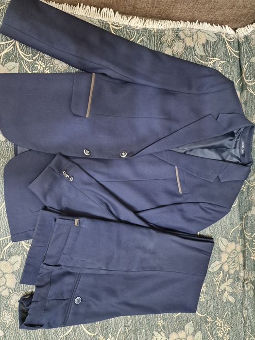 Пиджак с брюками в отличном состоянии