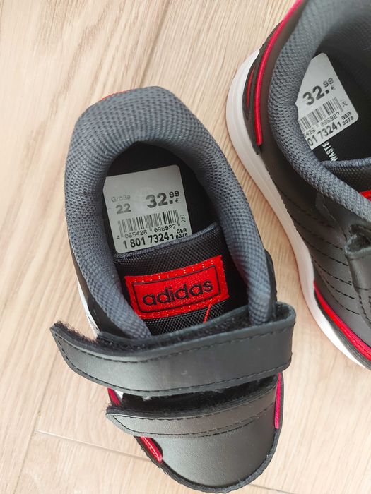 НОВИ Детски сникърси Адидас. Детски маратонки Adidas бебе