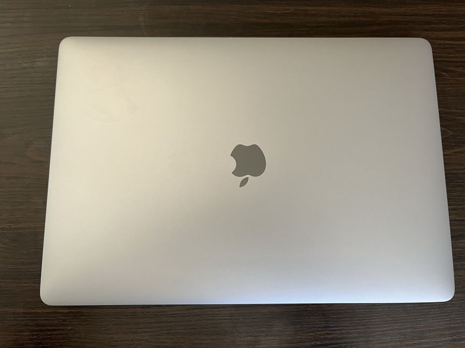 Apple MacBook Pro "Core i9" 2.9GHz 15" Touch/2018  " (Touch Bar) 512 SSD,32GB  RAM