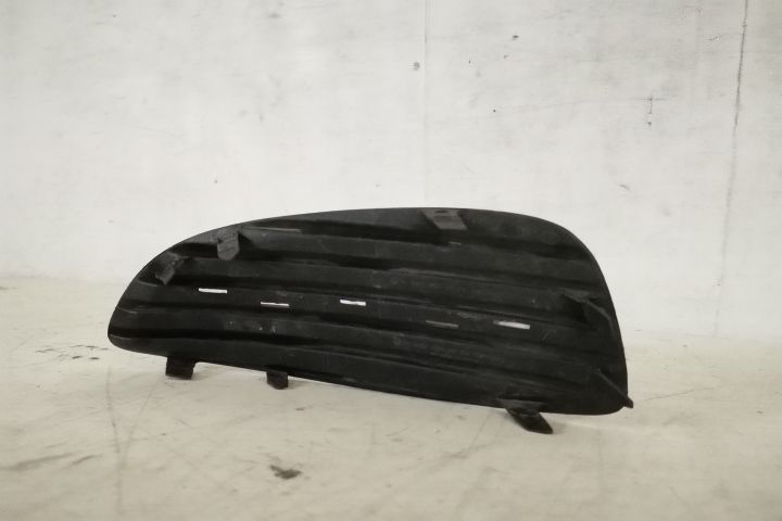 Grila Bara Fata Dreapta Originala In Stare Buna  Mercedes-Benz  Vito