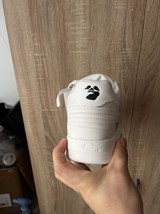 Off White Outofofice ,, For Walking”