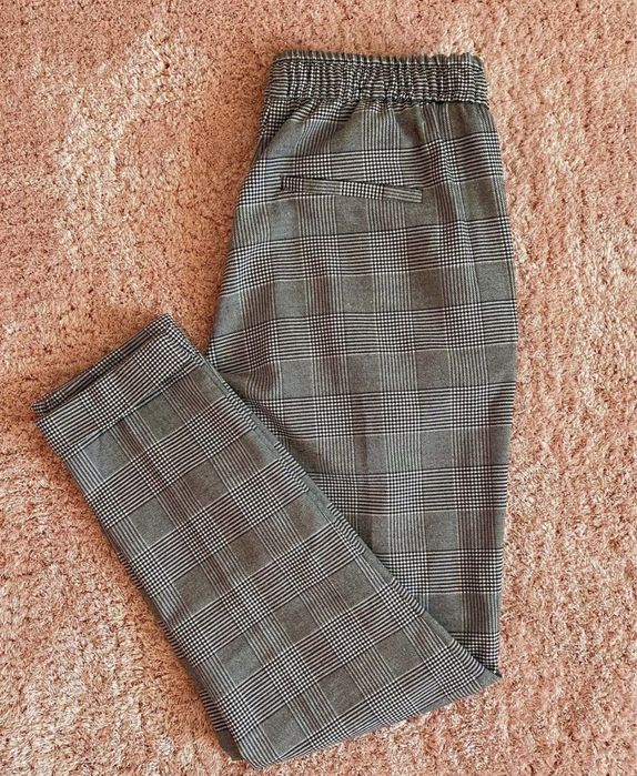Pantaloni tigareta-Bershka, marimea M