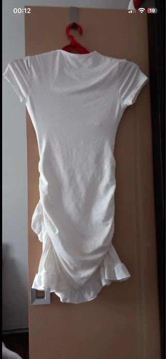 rochie alba de petrecere