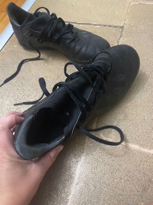 Футболни обувки adidas