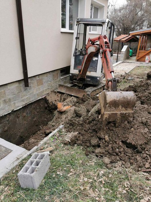 Услуги със мини багер и бобкат