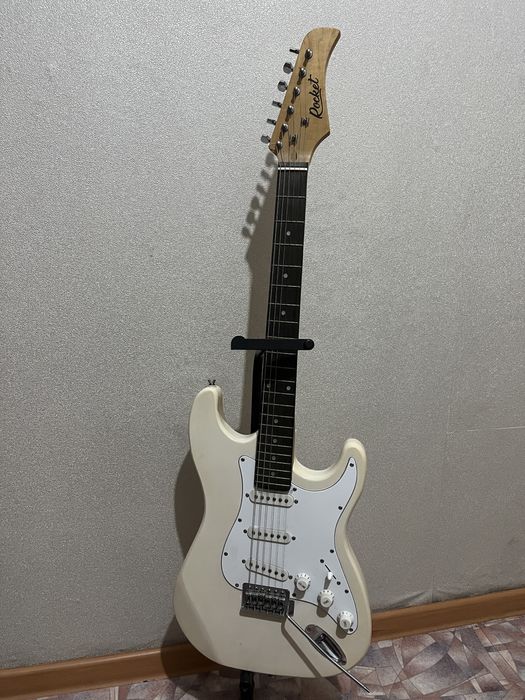 Продам электрогитару