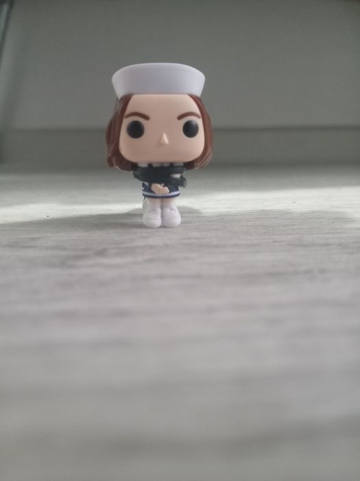 Это фигурки осд-очень странные дела