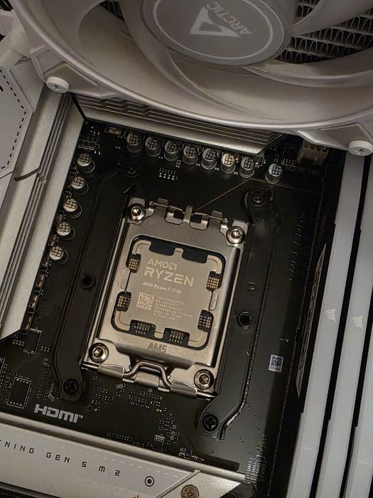 Procesor AMD Ryzen 7 7700 Fullbox