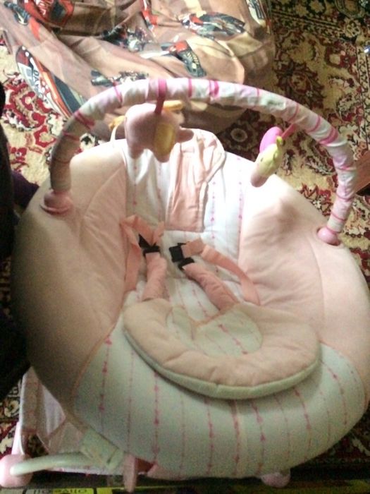 Продам детскую кресло качалку