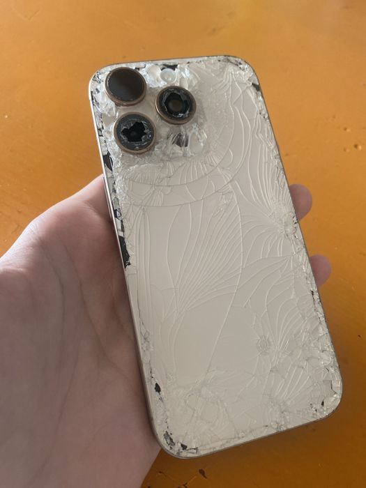 Iphone 16 pro de piese