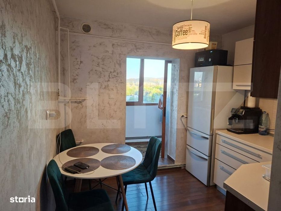 Apartament decomandat, 3 camere, 2 bai, zona Nicolina