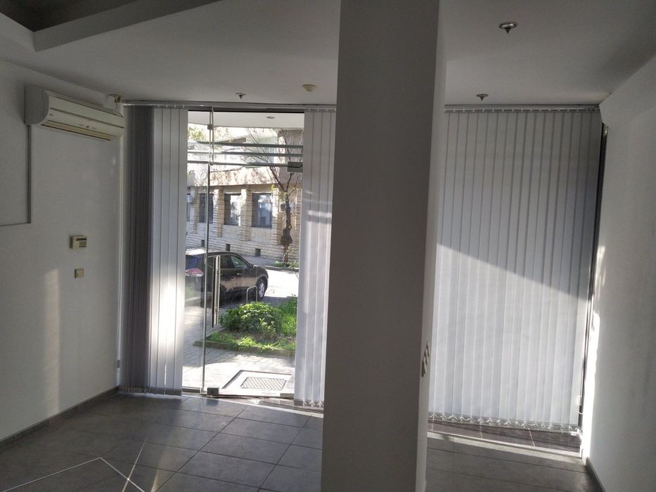 Дава се под наем Магазин в Разград, Център - 30 кв.м за 127500 € - Снимка #3