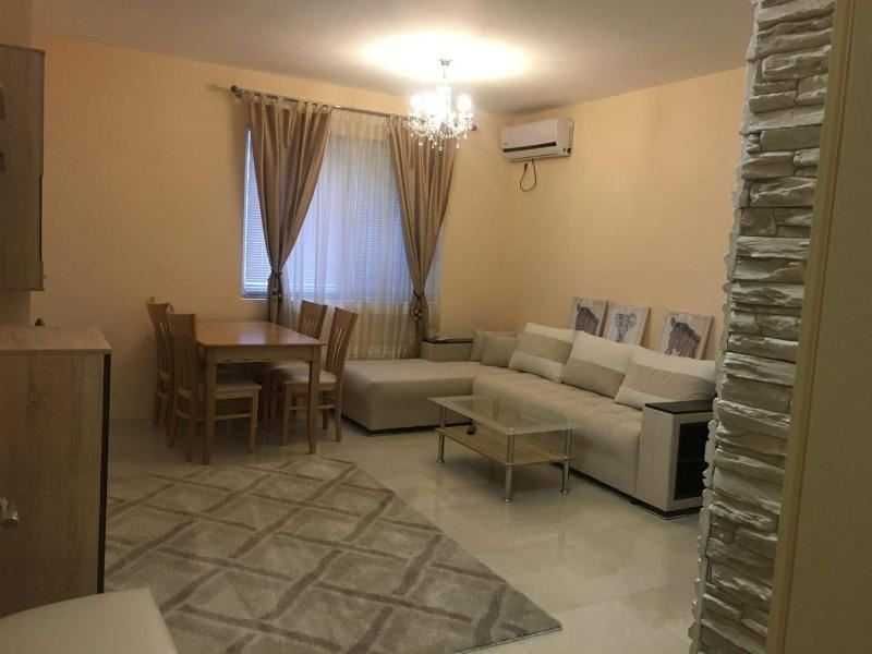 Двустаен апартамент Надежда