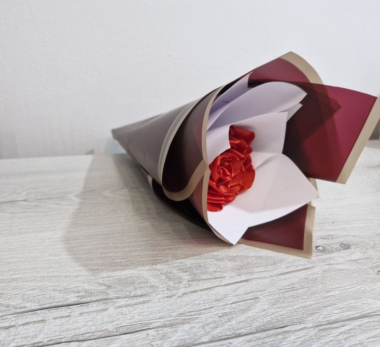 Роза из атласных лент