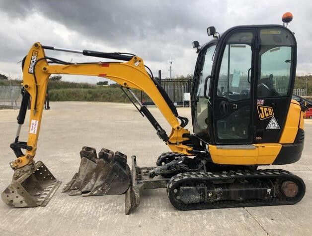 Închiriază Miniexcavatoare, Buldoexcavatoare și Utilaje Construcție