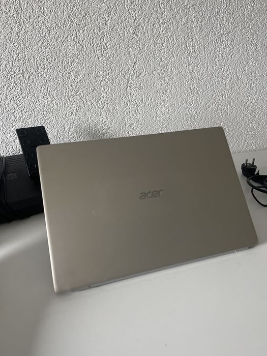 Vand Laptop Acer + Volan cu pedale