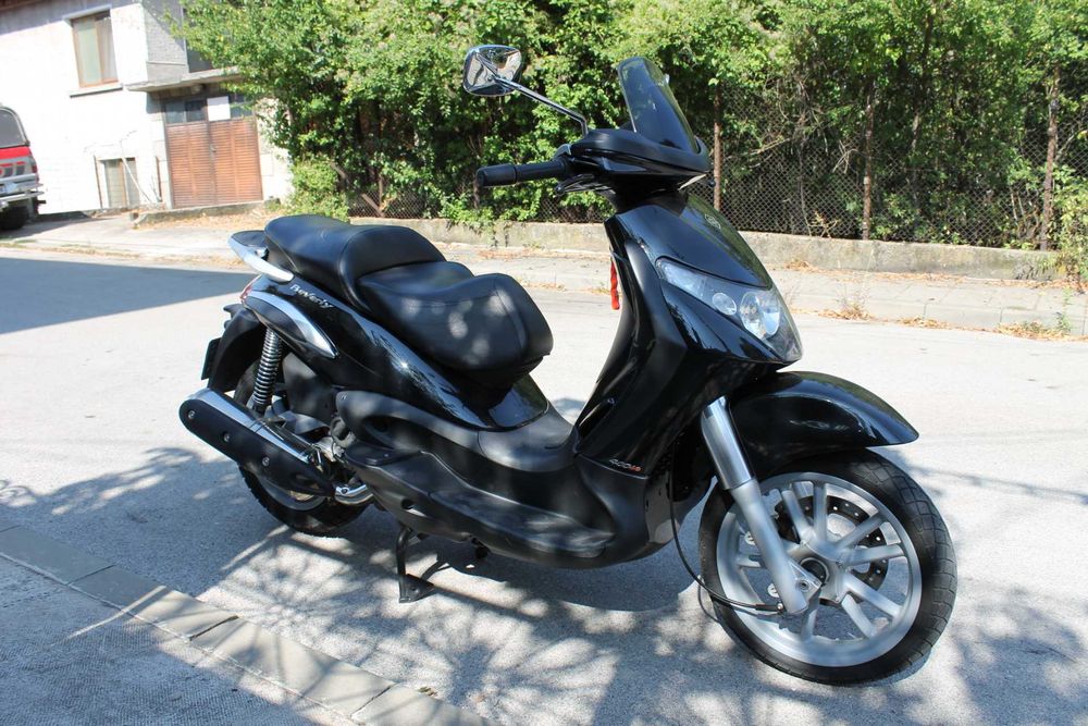 Скутер Piaggio Beverli 400ie Tourer