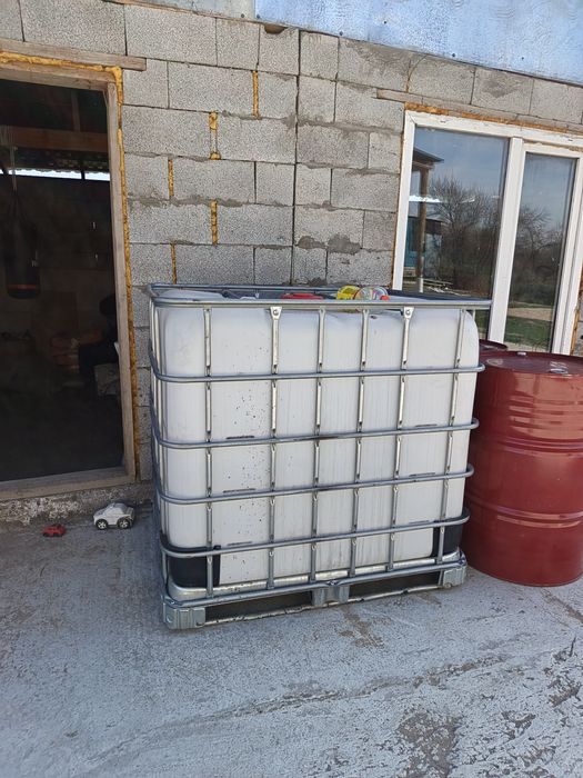 Еврокуб и металлические бочки