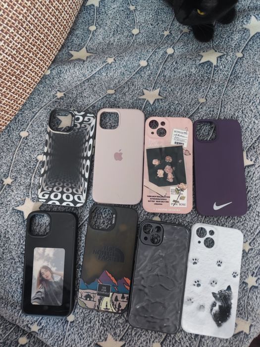Продам чехлы на айфон 13 базовый