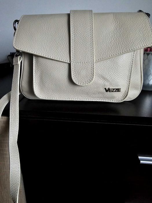 Дамска чанта от естествена кожа