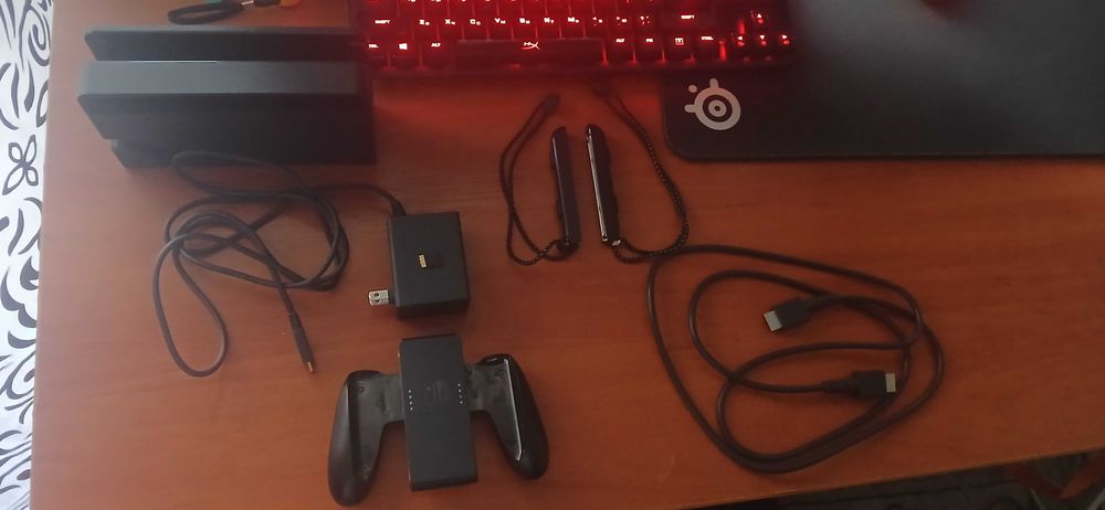 Полный оригинальный комплект Nintendo Switch OLED + SD 64GB