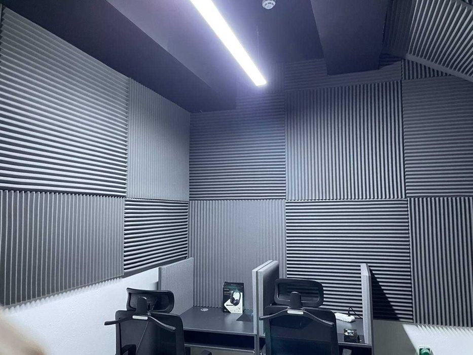 Акустические поролони студия кинотеатр эхо шум звук.