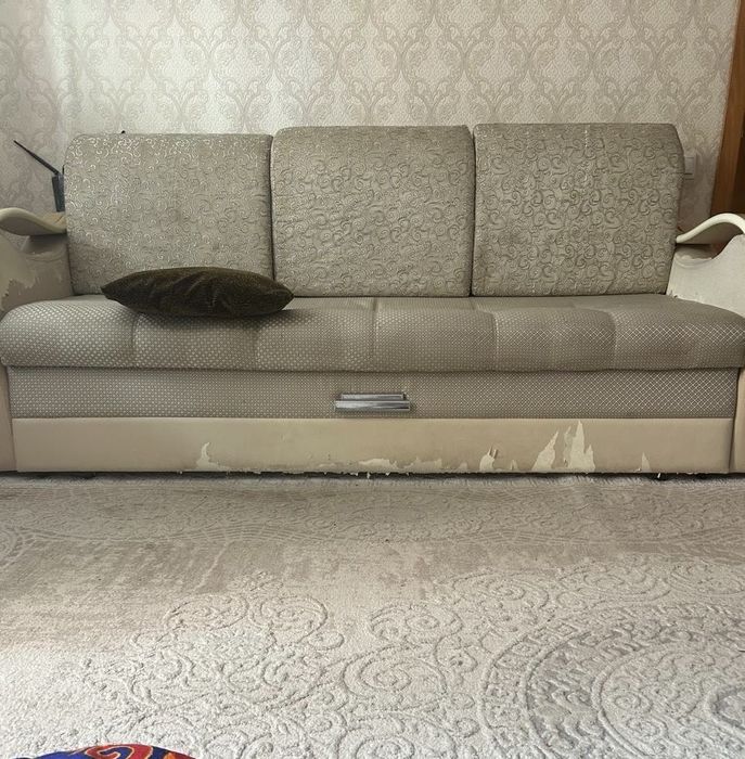 Диван  в нормальном состоянии